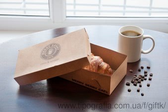 Коробка из крафт бумаги на заказ для сети кафе "Merry Berry" &mdash; Гифт-К