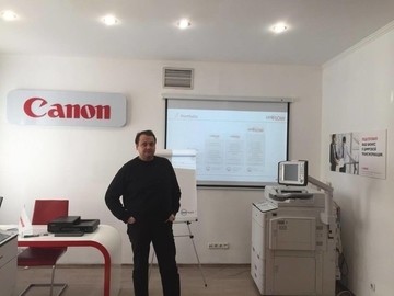 В демозале Canon Ukraine прошло обучение по программному продукту uniFLOW.